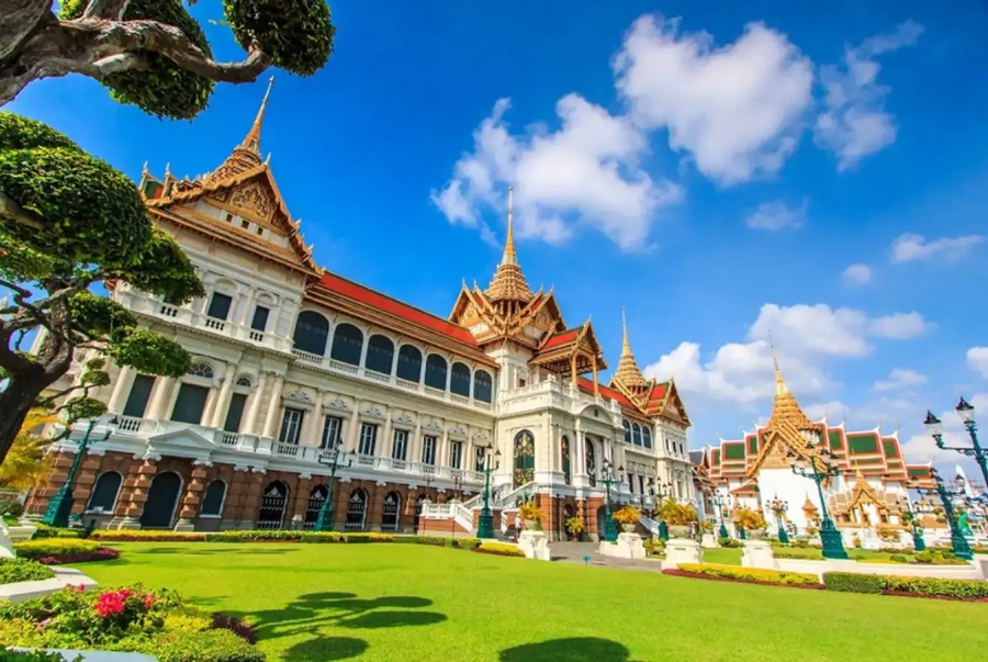 Dusit Maha Prasat Palace lưu giữ nhiều hiện vật quý giá của hoàng gia Thái Lan