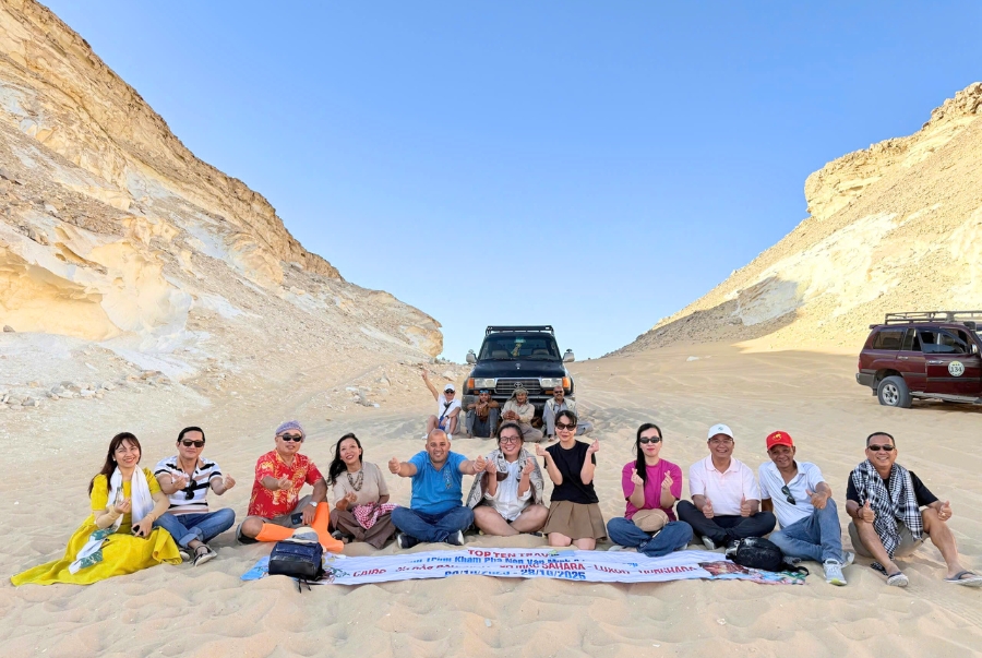 Du khách nhà Top Ten Travel cùng đến khám phá sa mạc của Ai Cập