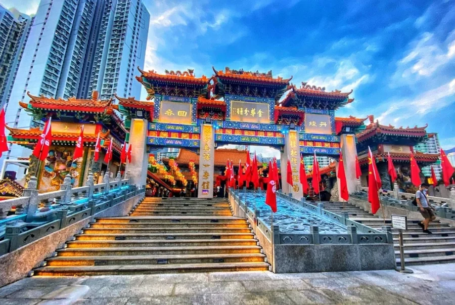 Chùa Wong Tai Sin luôn là điểm hành hương nổi tiếng của người dân Hong Kong vào những ngày đầu năm