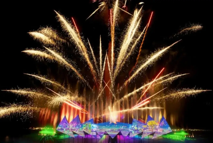 Wings of Time là chương trình biểu diễn ánh sáng và âm thanh ngoài trời nổi tiếng trên đảo Sentosa