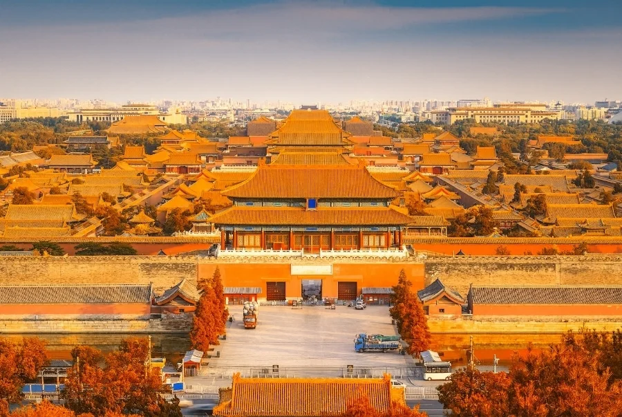 Mùa thu là thời điểm lý tưởng để khám phá Tử Cấm Thành với thời tiết mát mẻ ánh sáng đẹp và khung cảnh rực rỡ sắc vàng
