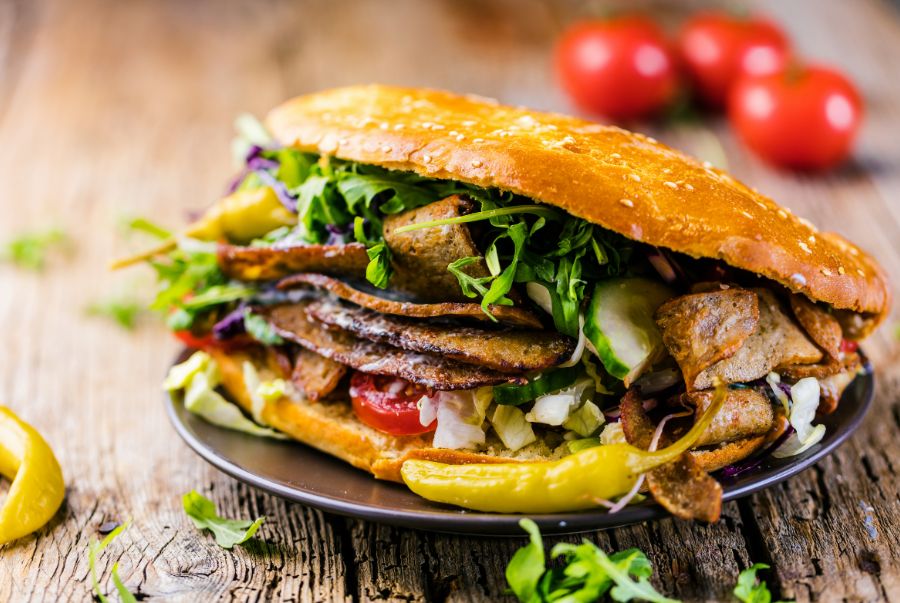 Kebab là món ăn mang tính nghệ thuật cao trong cách tẩm ướp và chế biến