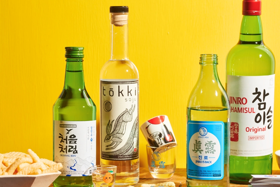 Rượu gạo Soju là thức uống không thể thiếu trong những buổi tụ họp đầu năm