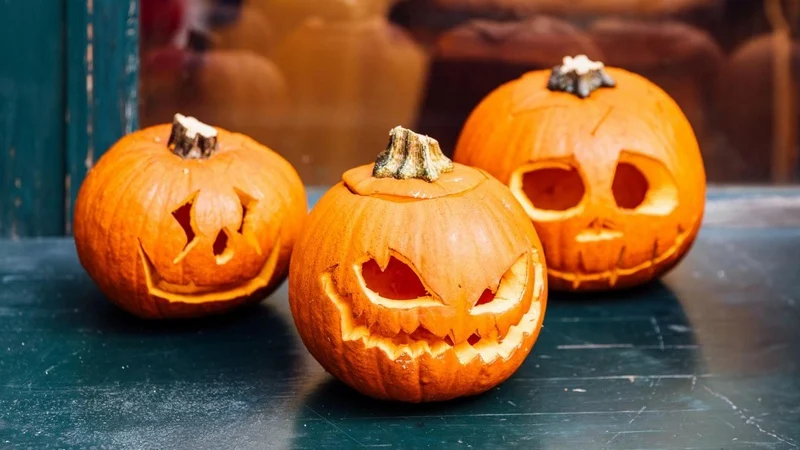 Jack-o'-lantern là một trong những biểu tượng nổi tiếng nhất của Halloween hiện đại