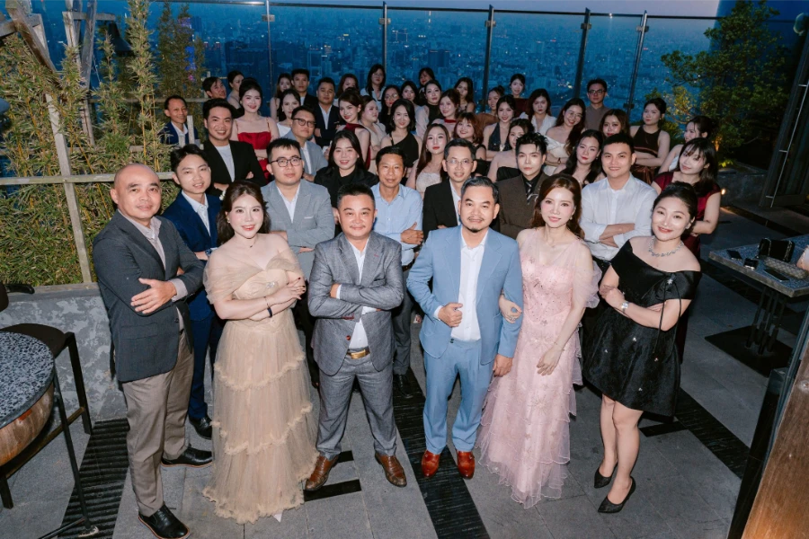 Ban Lãnh Đạo Cấp Cao, đội ngũ Trưởng Phòng, Phó Phòng và quản lý Top Ten Group tại Dạ tiệc VIP “Chúc mừng sinh nhật SẾP”