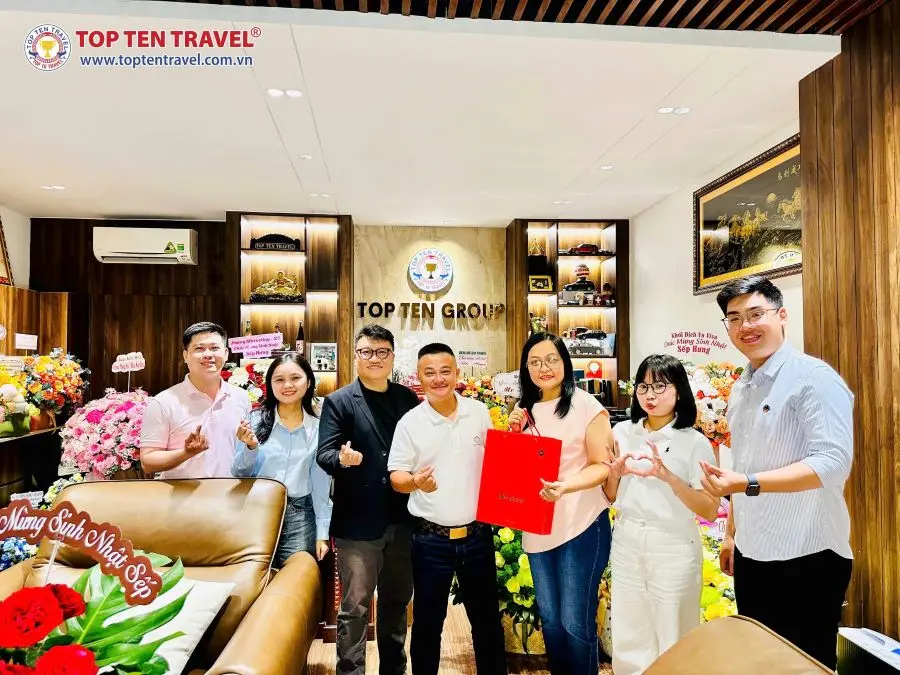 Phòng Khách Đoàn - Sản phẩm tặng hoa và chúc mừng sinh nhật Sếp