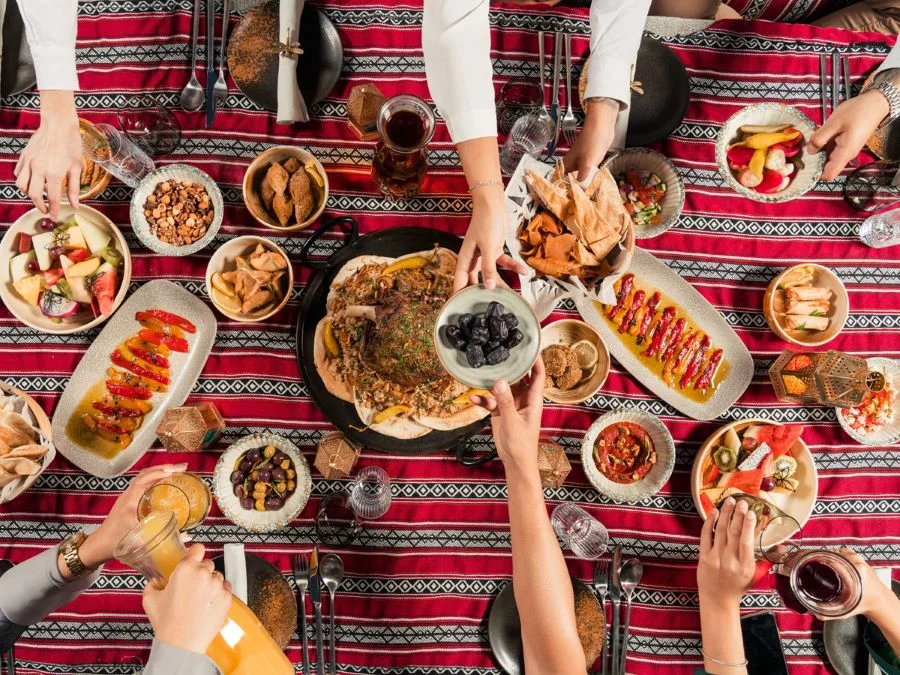 Bữa ăn Iftar truyền thống trong tháng lễ Ramadan có sự khác biệt nhất định giữa nhiều nơi 