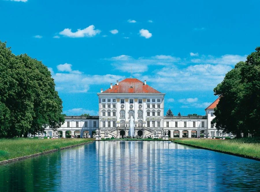 Lâu đài Nymphenburg được mệnh danh là một trong những tòa lâu đài đẹp nhất thế giới nhờ sự kết hợp “độc nhất vô nhị” giữa các công trình kiến trúc và công viên