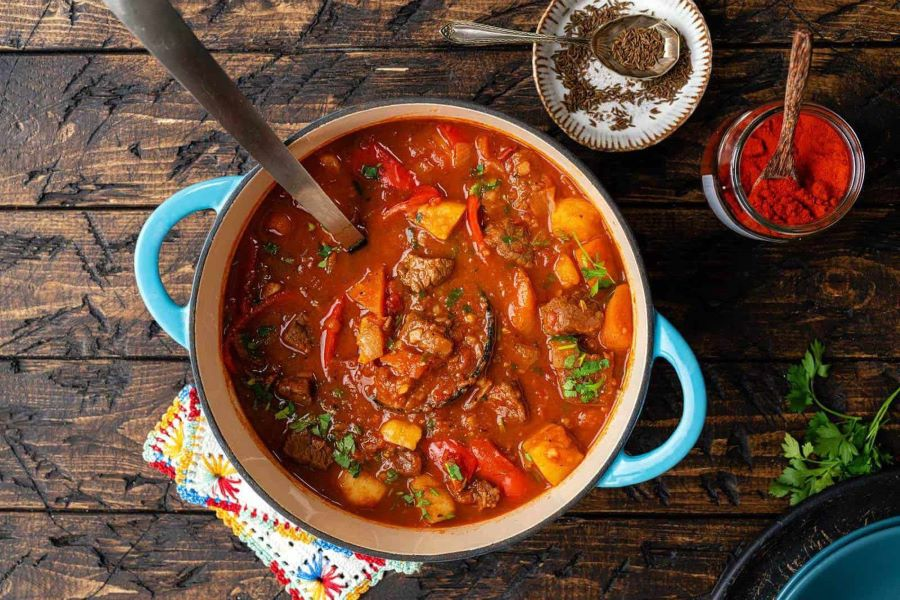 Goulash là một món hầm thơm ngon và cực kỳ dinh dưỡng