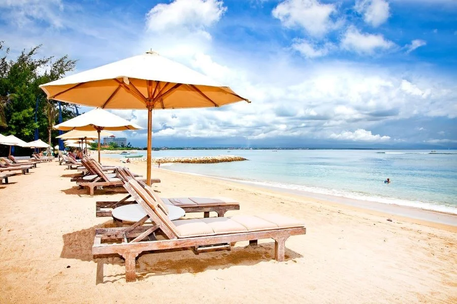 Bãi biển Sanur là địa điểm du khách nhất định không thể bỏ lỡ