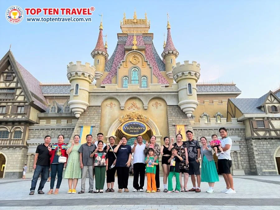 Đoàn khách Top Ten Travel tham quan khám phá Phú Quốc
