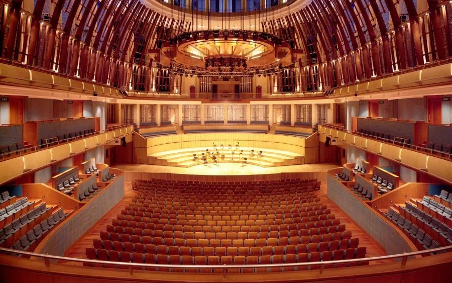 Nhà hát Esplanade là nhà hát lớn nhất tại Singapore với hình dáng quả sầu riêng