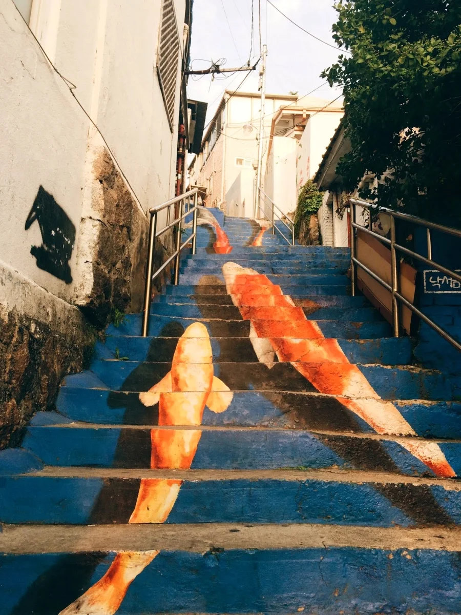 Làng Ihwa như một bức tranh đầy màu sắc giữa lòng đô thị nhộn nhịp