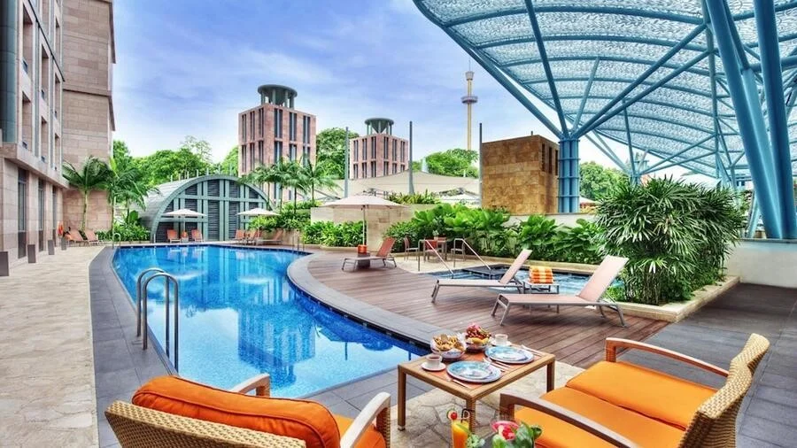 Các khách sạn sang trọng tại Resorts World Sentosa mang đến sự tiện nghi và phục vụ tận tâm