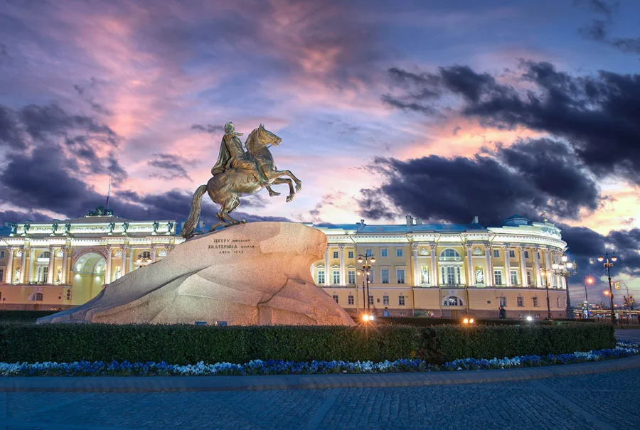 Đêm trắng St. Petersburg (Nga) -Sự kiện đặc biệt khiến cho thành phố St. Petersburg chìm trong ánh sáng suốt 24 giờ