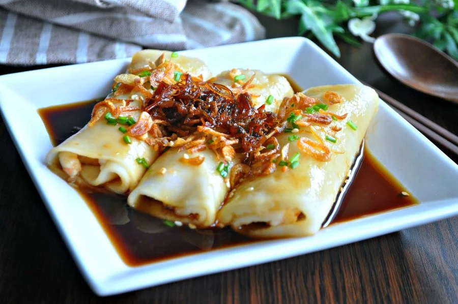 Bánh cuốn Cheong Fun có nét tương đồng với món bánh cuốn nóng quen thuộc của người Việt Nam 