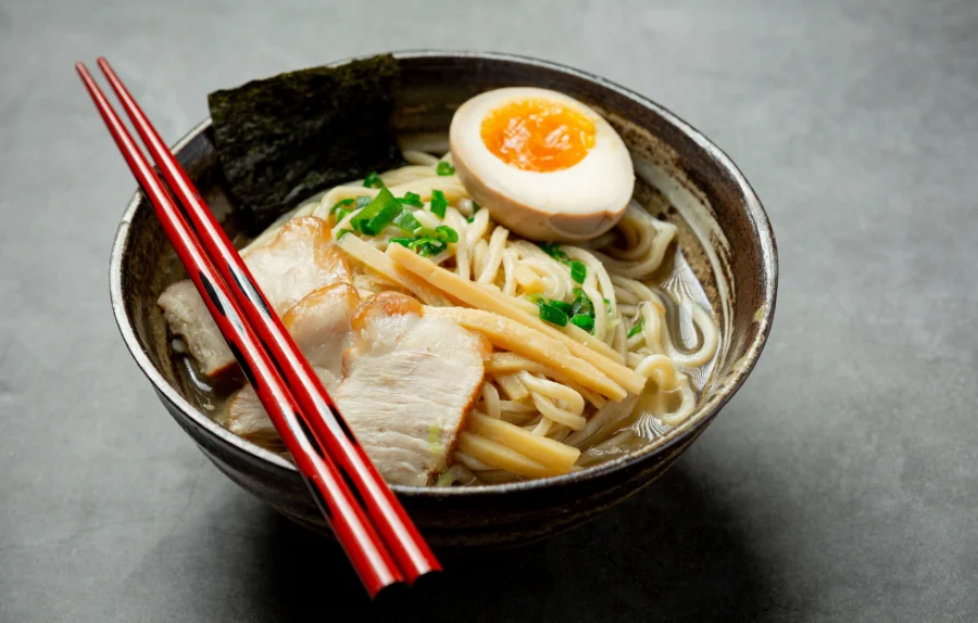 Kokumin Shokudo khiến bao nhiêu du khách say mê với món mì Nama Shoyu Ramen
