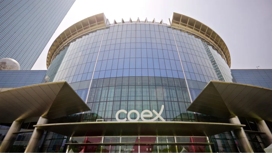 Starfield COEX Mall nổi tiếng là trung tâm thương mại ngầm khổng lồ ẩn mình dưới lòng đất sầm uất của thành phố