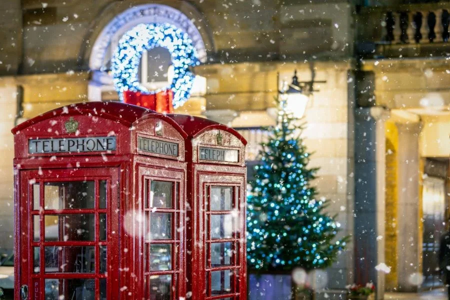 Không khí Giáng sinh tưng bừng khắp mọi con phố ở London