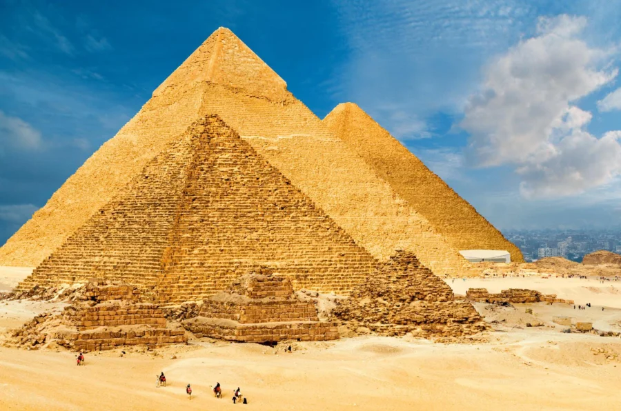 Đại kim tự tháp Giza - biểu tượng cho sức mạnh và sự trường tồn của nền văn minh Ai Cập cổ đại