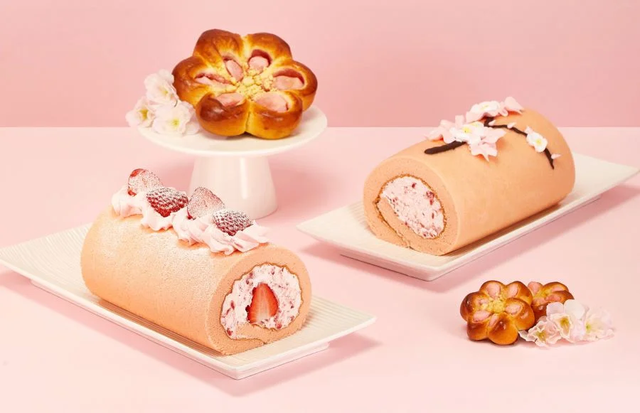 Bánh mì anh đào với nhiều hình dạng đáng yêu cùng sắc hồng tươi tắn