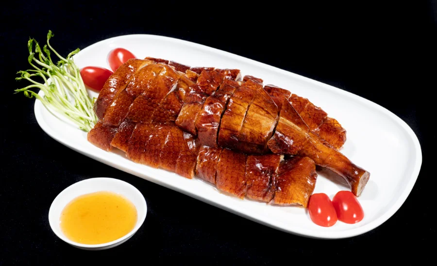 Vịt quay Quảng Đông với hương vị thơm ngon trứ danh không kém vịt quay Bắc Kinh