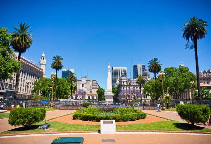 Buenos Aires có thể được ví như New York của Nam Mỹ với rất nhiều công viên xanh mát, bảo tàng lớn và khu chợ nhộn nhịp