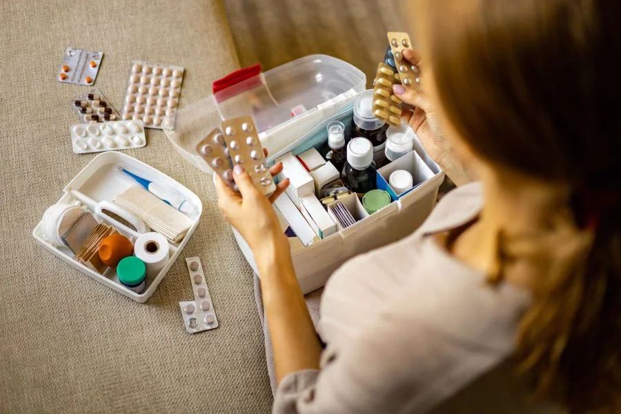 Các loại thuốc cơ bản là món đồ nên có trong hành lý khi đi du lịch bất cứ đâu 