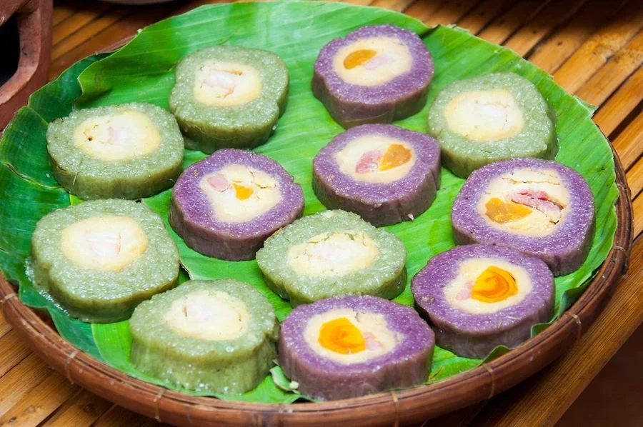 Bánh tét là một trong những loại bánh truyền thống được yêu thích nhất tại vùng sông nước