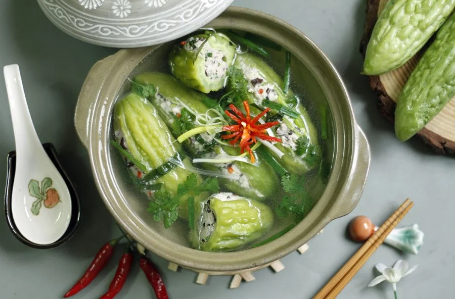 Khổ qua nhồi thịt là món ngon với hy vọng xua đuổi những điều xui rủi của năm cũ