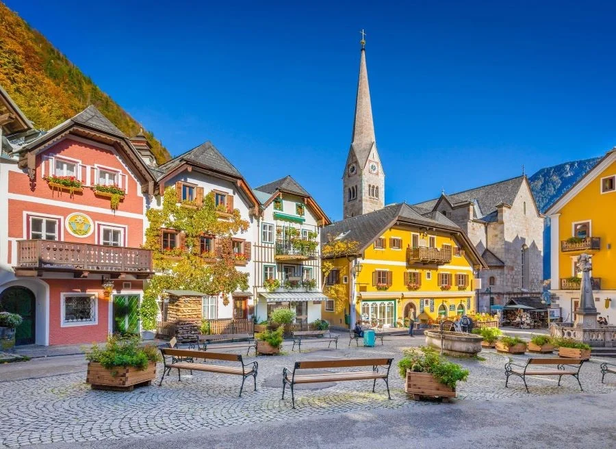 Hallstatt - một trong những tọa độ du lịch châu Âu mùa hè nổi tiếng và được yêu thích nhất