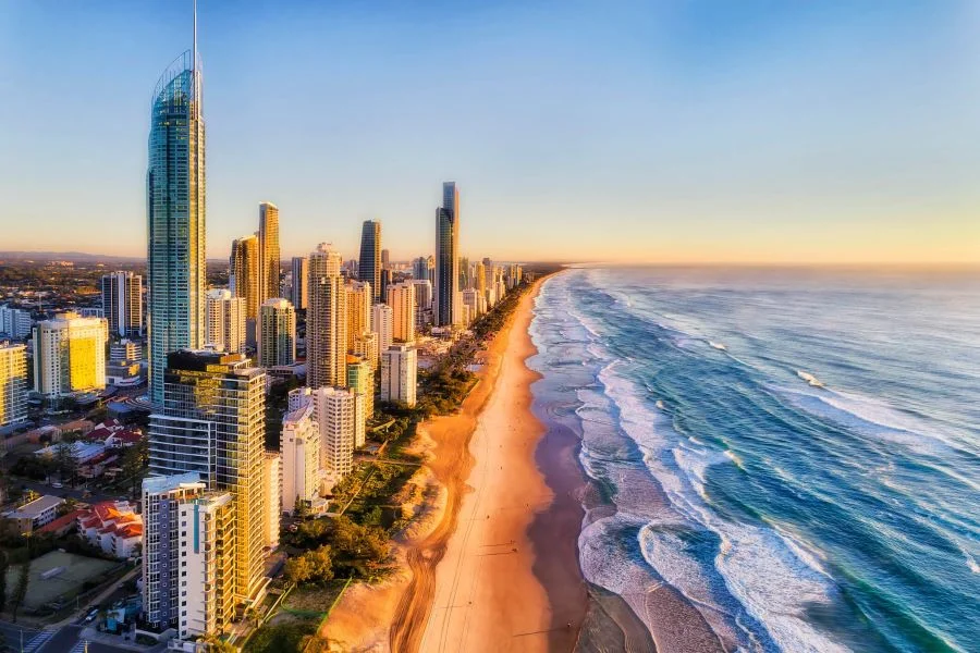 Queensland là bang có diện tích đứng thứ 2 và số dân thứ 3 tại nước Úc