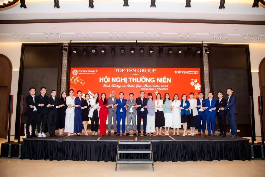 Ban Lãnh Đạo và Cấp Quản Lý các phòng ban của Top Ten Travel