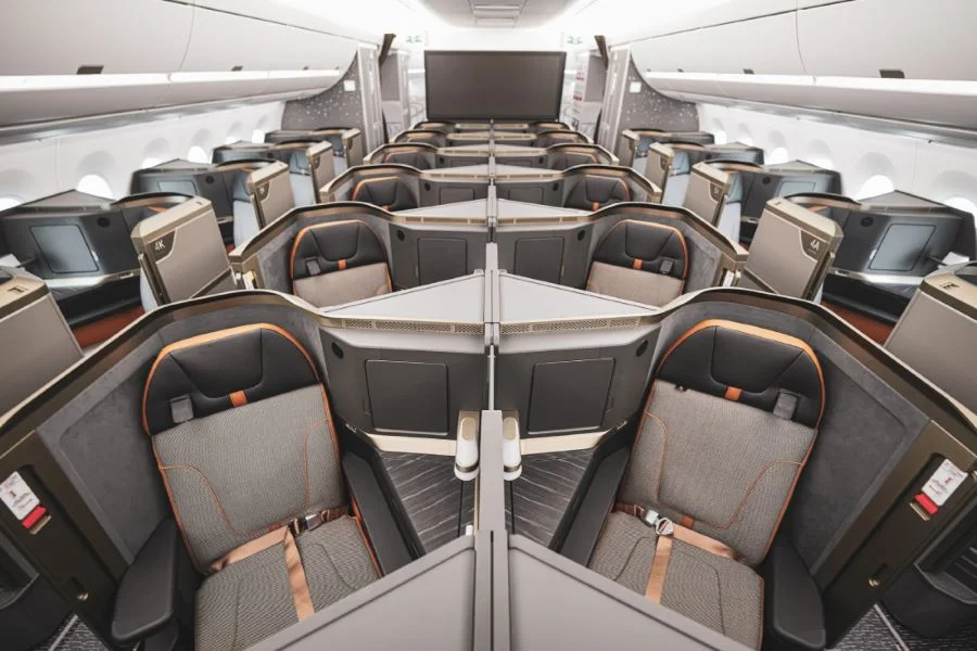 Du khách khi trải nghiệm Starlux Airlines sẽ cảm nhận được sự sang trọng và đẳng cấp đến từ các dịch vụ tiện ích nhỏ nhất