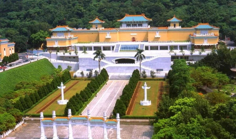 Với cấu trúc độc đáo cùng ý nghĩa to lớn, bảo tàng Cố Cung chắc chắn là địa điểm hấp dẫn cho hành trình du lịch của Bạn