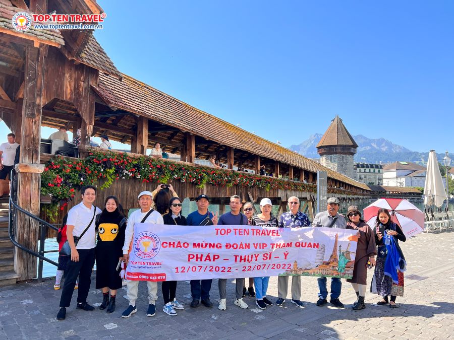 Cầu gỗ Chapel - một cây cầu đẹp và lãng mạn nằm trên hồ Luzern