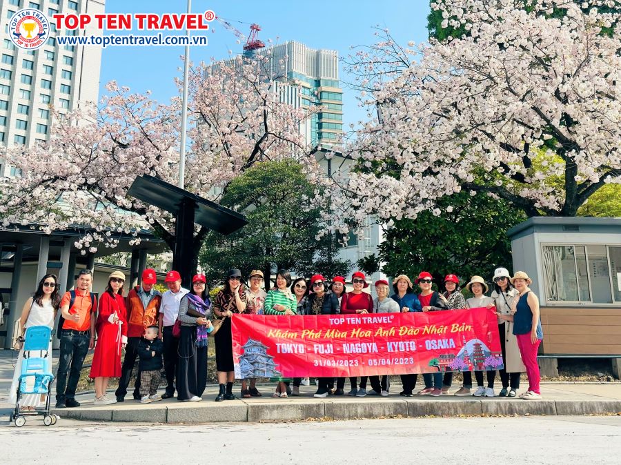 Khách nhà Top Ten Travel check-in mùa anh đào nở sớm tại Nhật Bản