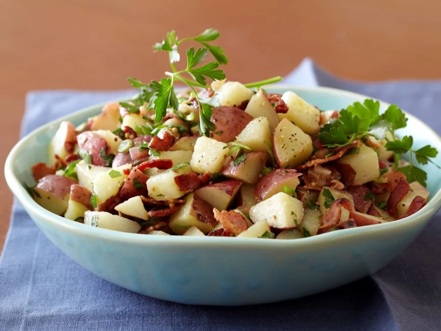 Salad là món ngon dễ ăn, dễ tiêu hóa và cực kỳ tốt cho sức khỏe