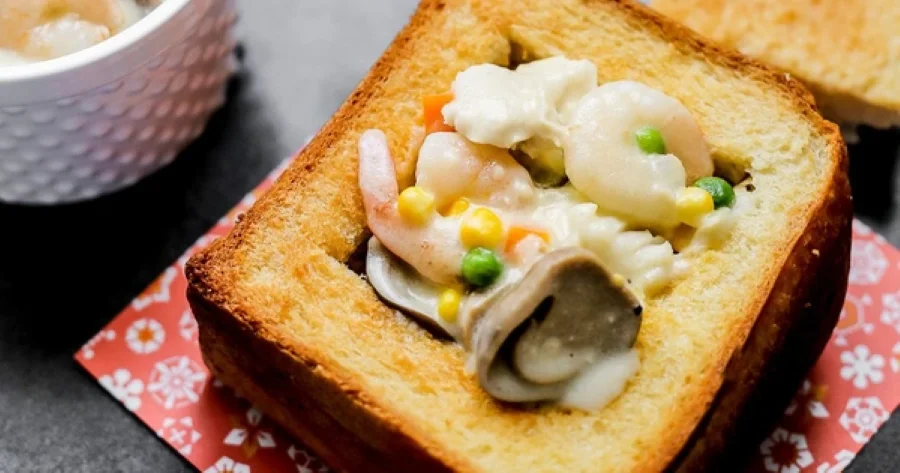 Bánh mì quan tài - Món ăn "rùng rợn" nhưng hấp dẫn đến khó cưỡng tại Đài Loan