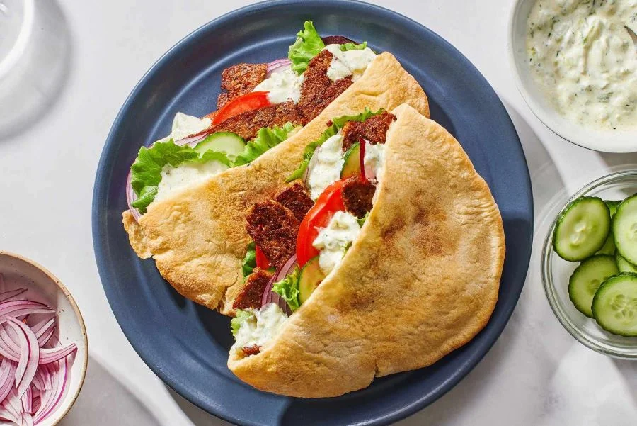 Bánh mì Doner Kebab Thổ Nhĩ Kỳ là một trong những món ăn nổi tiếng nhất trên đường phố Thổ Nhĩ Kỳ
