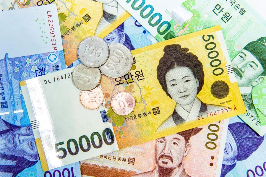 Bạn nên đổi một ít đồng Won để tiện cho việc mua sắm và du lịch