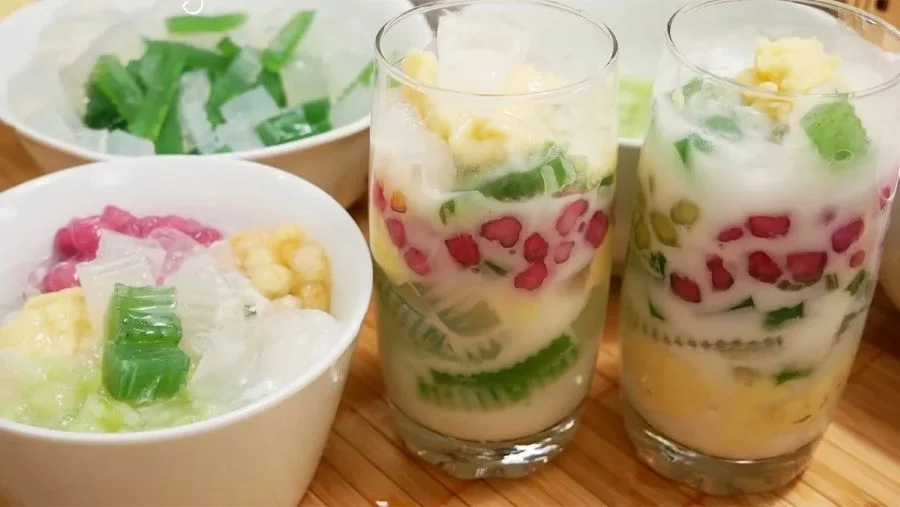 Chè xoa xoa hạt lựu có vị ngọt thanh vừa phải, mát lạnh, chỉ cần ăn một lần là ghiền