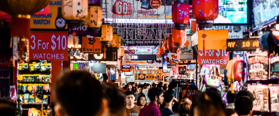 Bugis Street nổi tiếng như một khu phố mua sắm sầm uất bậc nhất Singapore