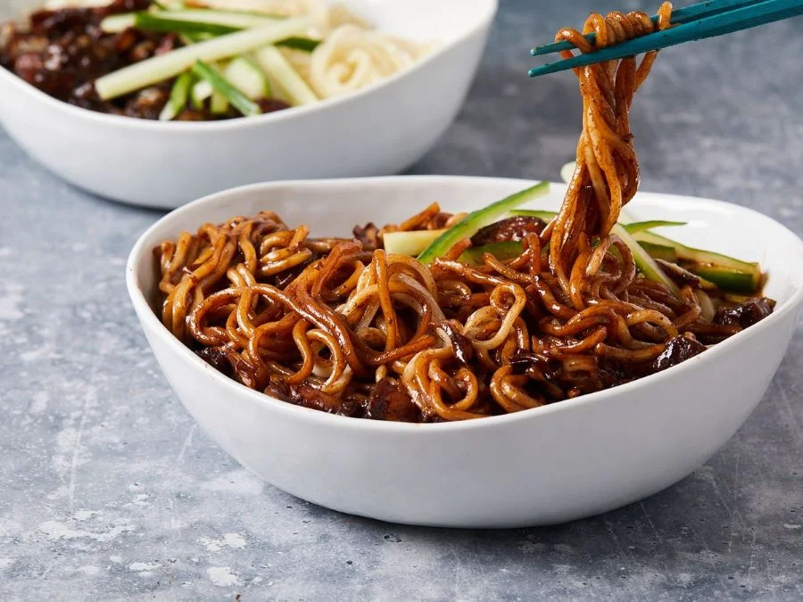 Jajangmyeon - Mì tương đen với hương vị hoàn toàn mới lạ được ưa chuộng bởi đông đảo thực khách 