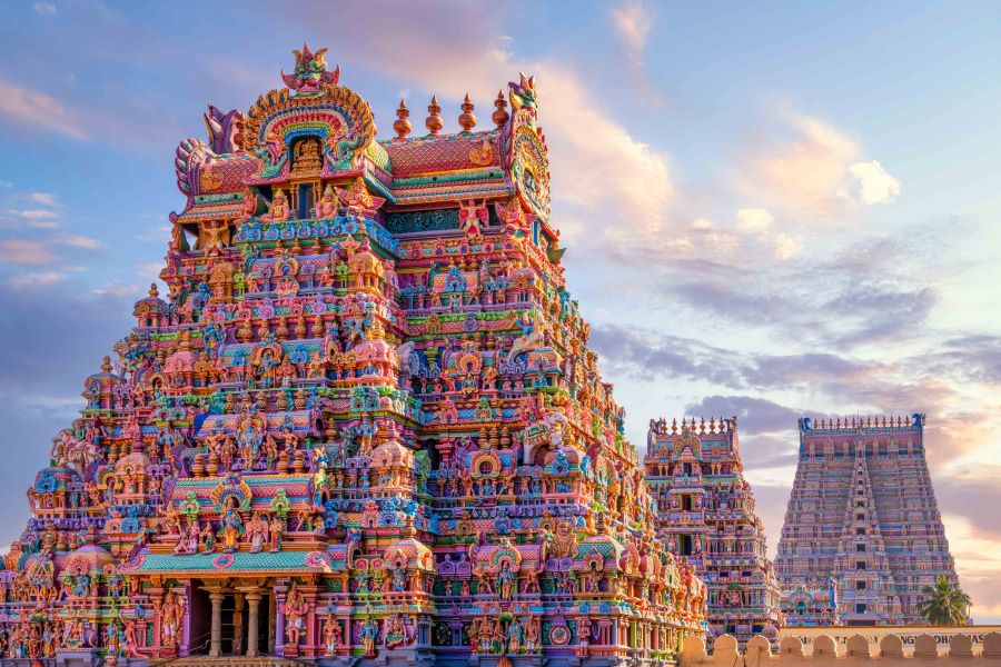 Được xây dựng vào cuối thế kỉ 16, Đền Sri Ranganathaswamy sở hữu lối thiết kế theo kiến trúc Dravidian