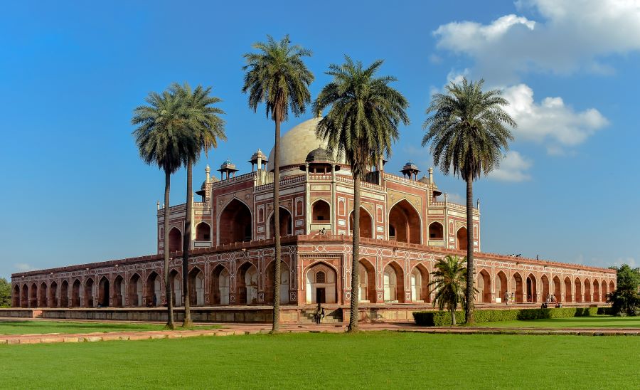 Humayun là lăng mộ đầu tiên ở đất Ấn và được xem là tiền đề cho các kiến trúc Mughal sau đó