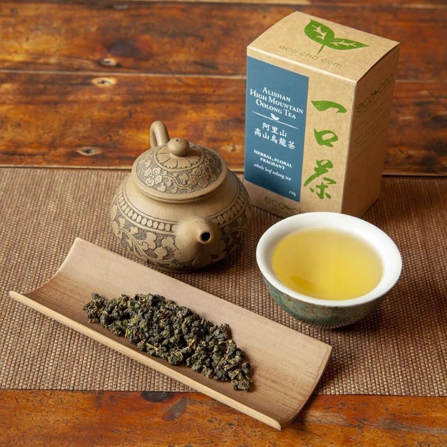 Đừng quên mua một ít trà về làm quà tặng cho những người thân yêu của mình nhé