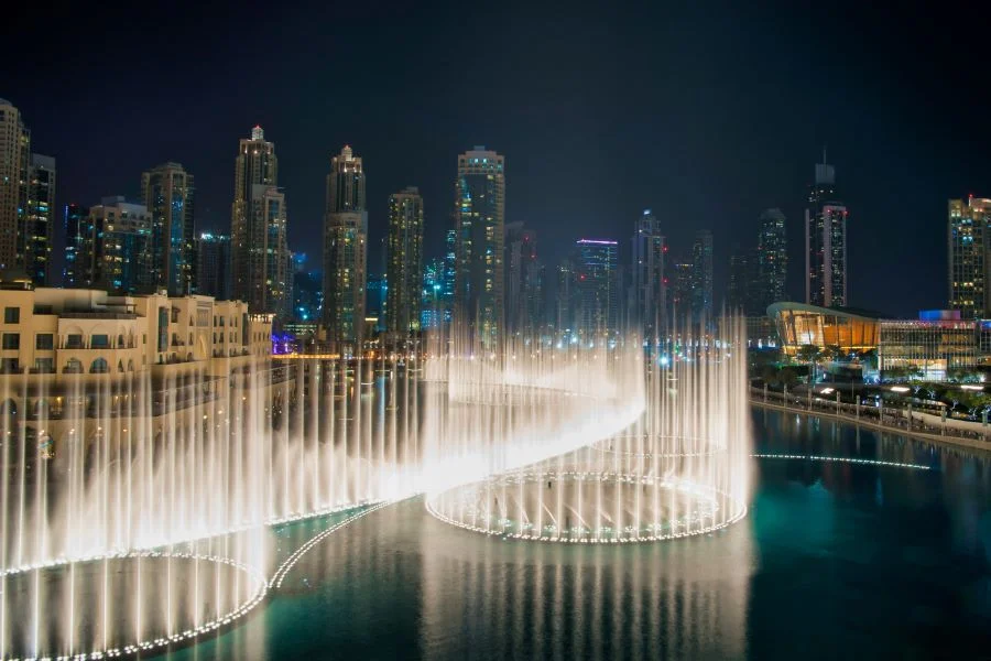 Đài phun nước Dubai nổi tiếng là công trình đầy sáng tạo của quốc gia này