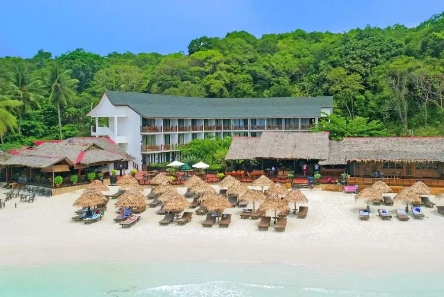 Perhentian Kecil mang một không khí sôi động và trẻ trung