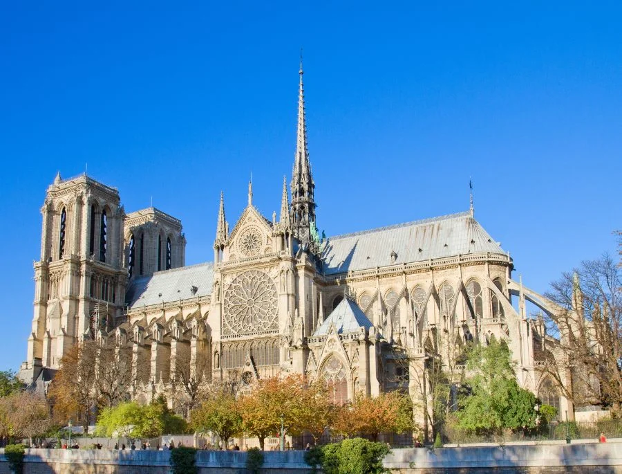 Nhà thờ Đức Bà Paris - Một biểu tượng du lịch trường tồn của nước Pháp